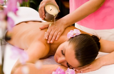 Relaxing thai massage with cosmetic candles